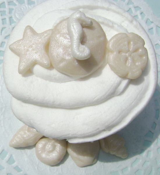 Ivory Fondant Shells with Luster Dust,Wedding Cake Decor,Cupcake Toppers