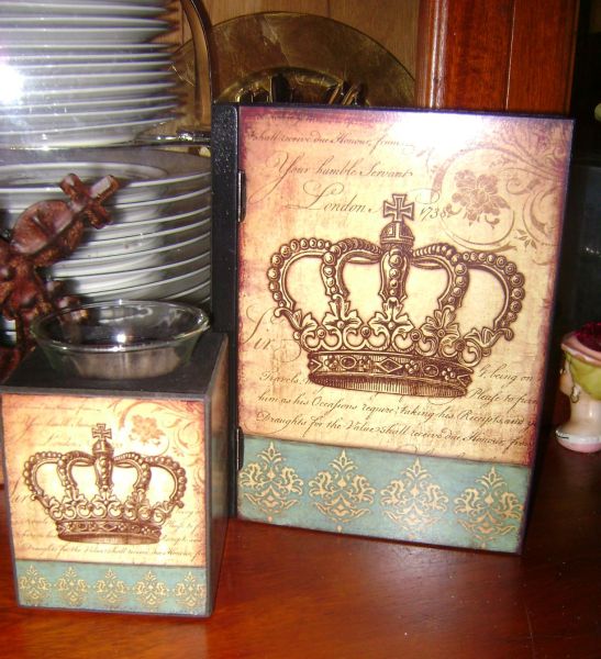 French Chic Chocolate and Turquoise Crown Box