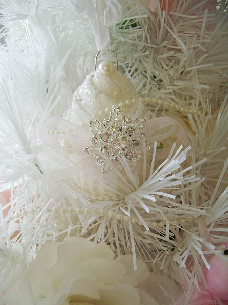 Crystal Frost, Sugared Cupcake with Crystal Snowflake