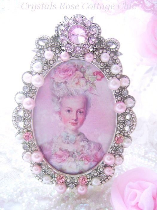 Embellished Marie Antoinette Frame