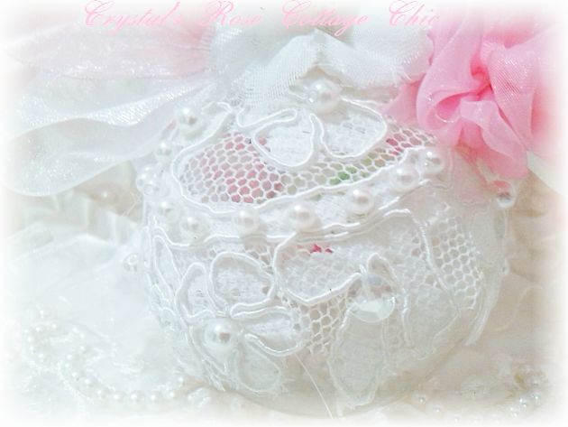 Bella Lace Ornament