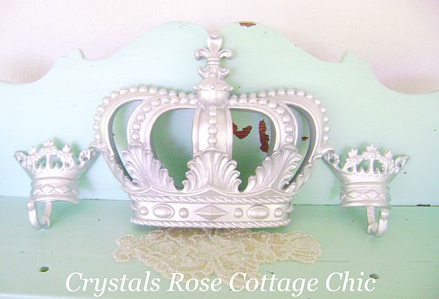 Metallic Silver Fleur de Lis Bed Crown Set