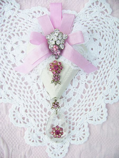 Victorian Pink Vintage Charm Heart