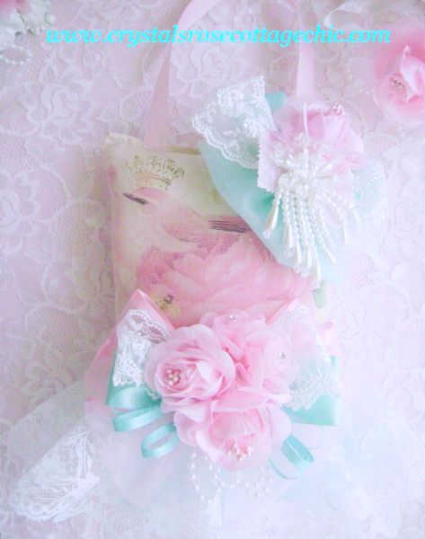 Vintage Crowned Bird Sachet