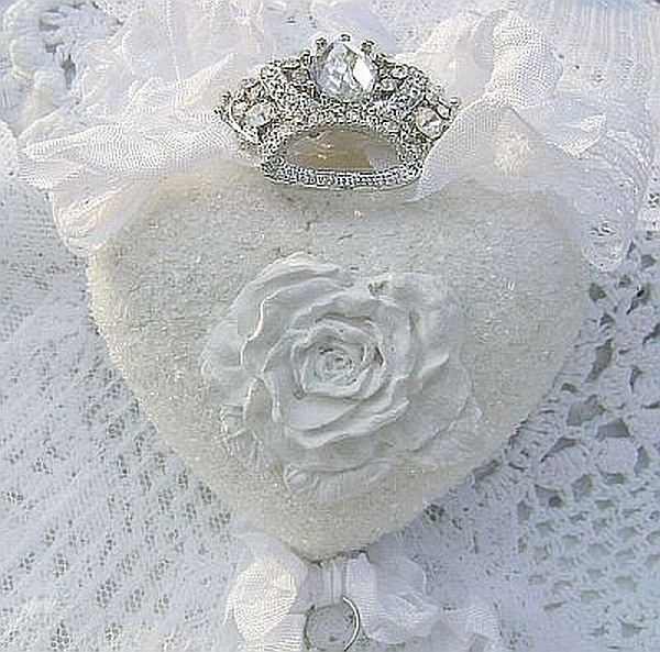Shabby White Rose French Chic Crown Heart Ornament/Decor