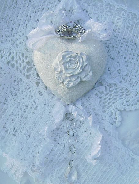 Shabby White Rose French Chic Crown Heart Ornament/Decor
