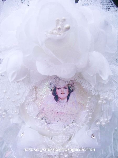 Victorian Bridal Romance Ornament 3
